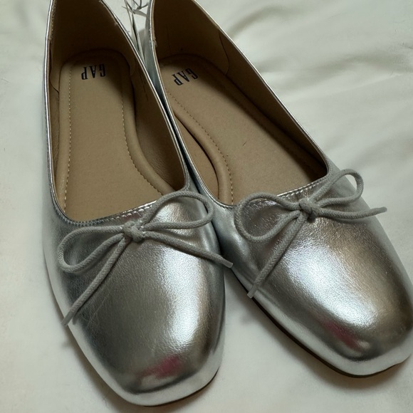 Gap Silver Ballet Flats- size 10 - Picture 4 of 5